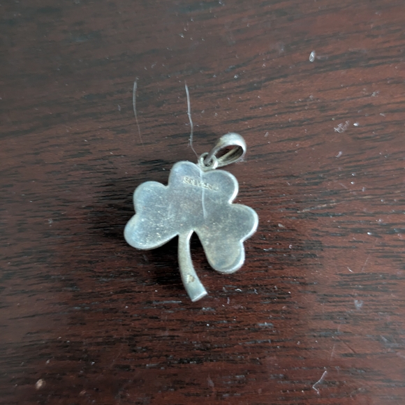 Silver Four-Leaf Clover Pendant with Green Inlay - Picture 3 of 4